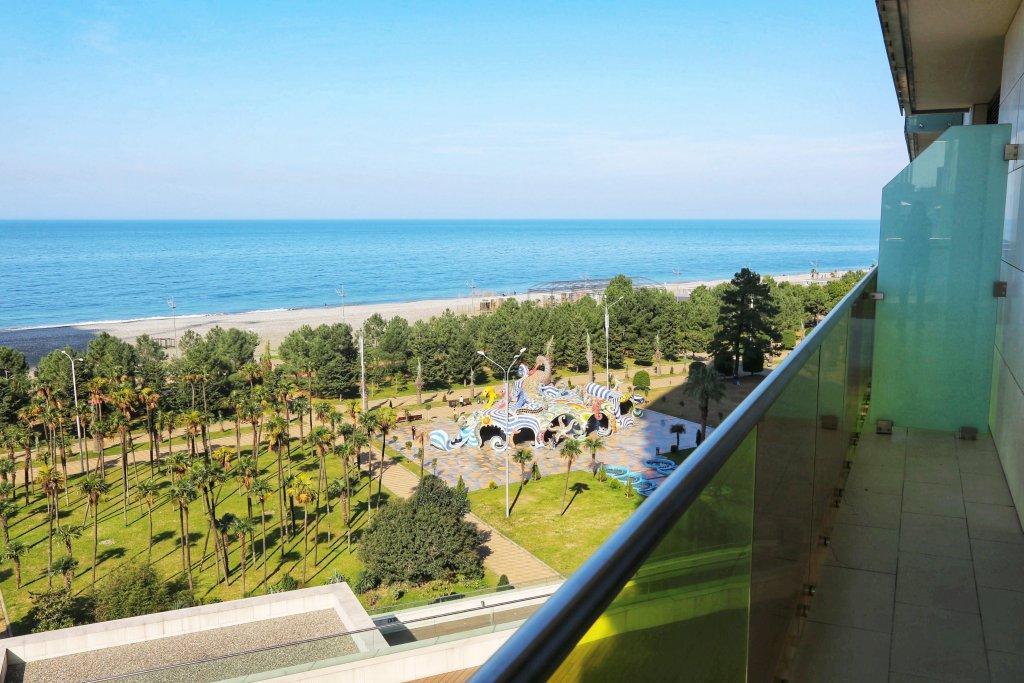 Bellevue Residential Hotel Batumi Esterno foto