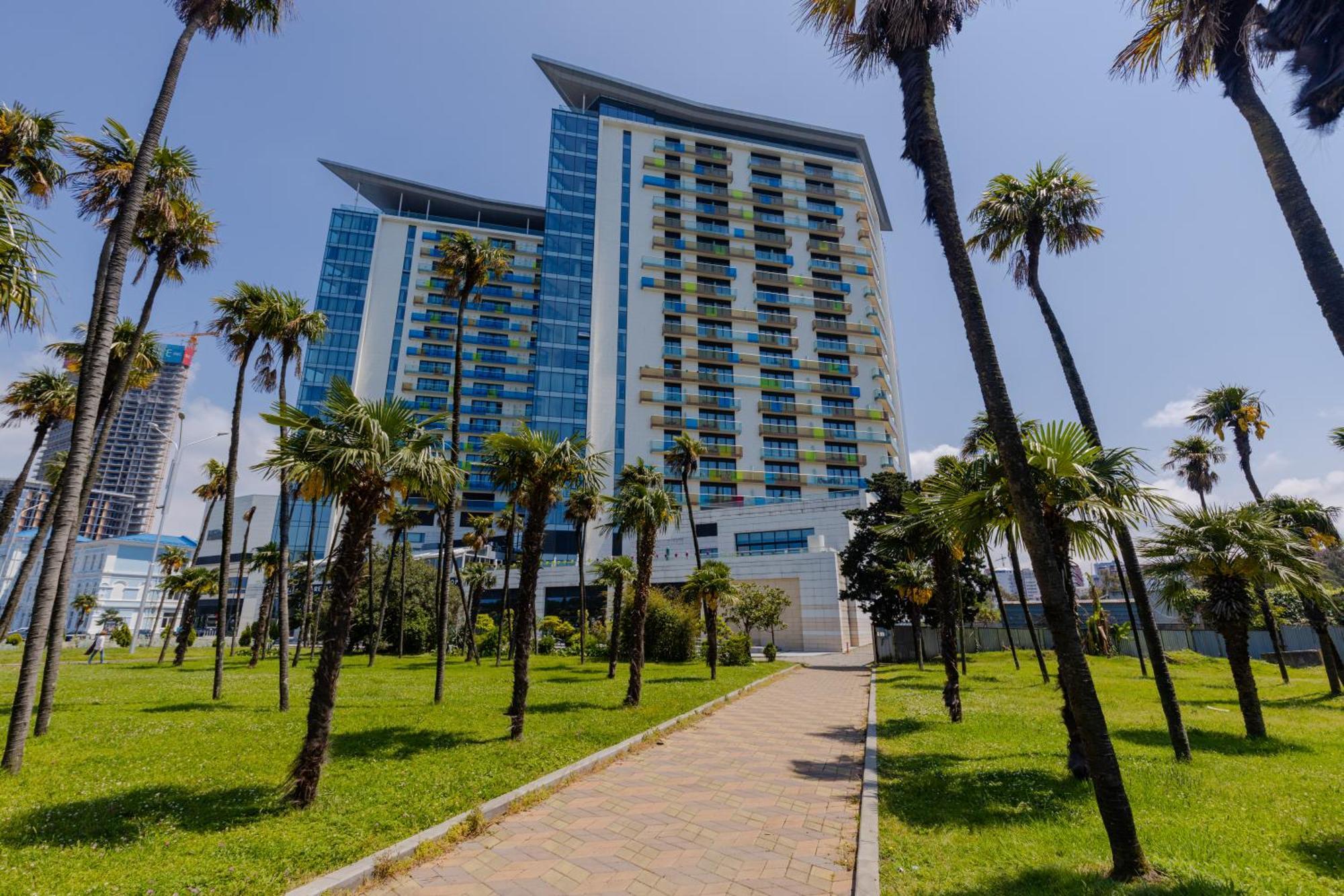 Bellevue Residential Hotel Batumi Esterno foto